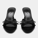 BLACK OAKED HEELED SANDALS